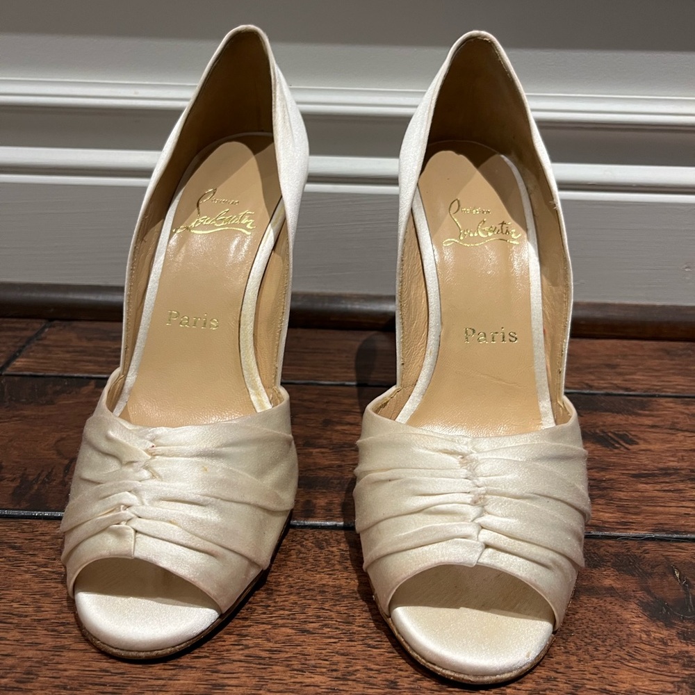 Christian Louboutin Caroletta 100 Satin Size 40.5 (Off White)